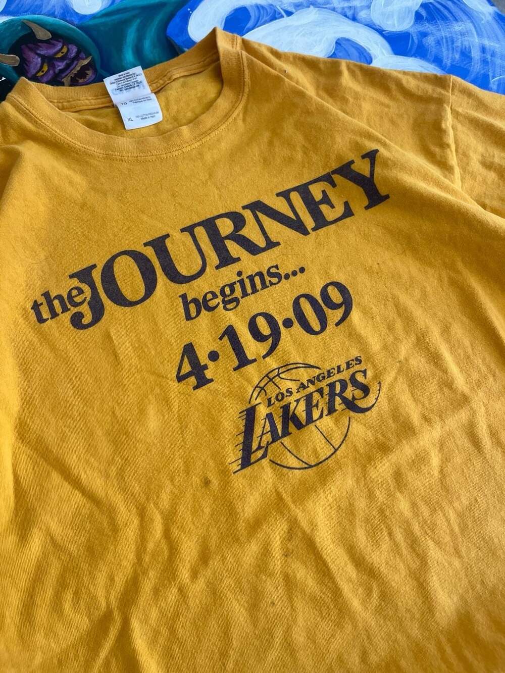 Vintage 2009 Los Angeles Lakers The Journey Begins Playoff T-Shirt